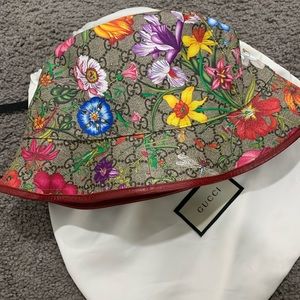 Gucci bucket hat